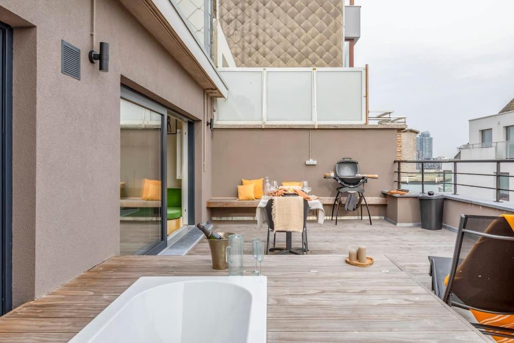 Love Nest - Your Cosy Penthouse Oostende Exteriör bild
