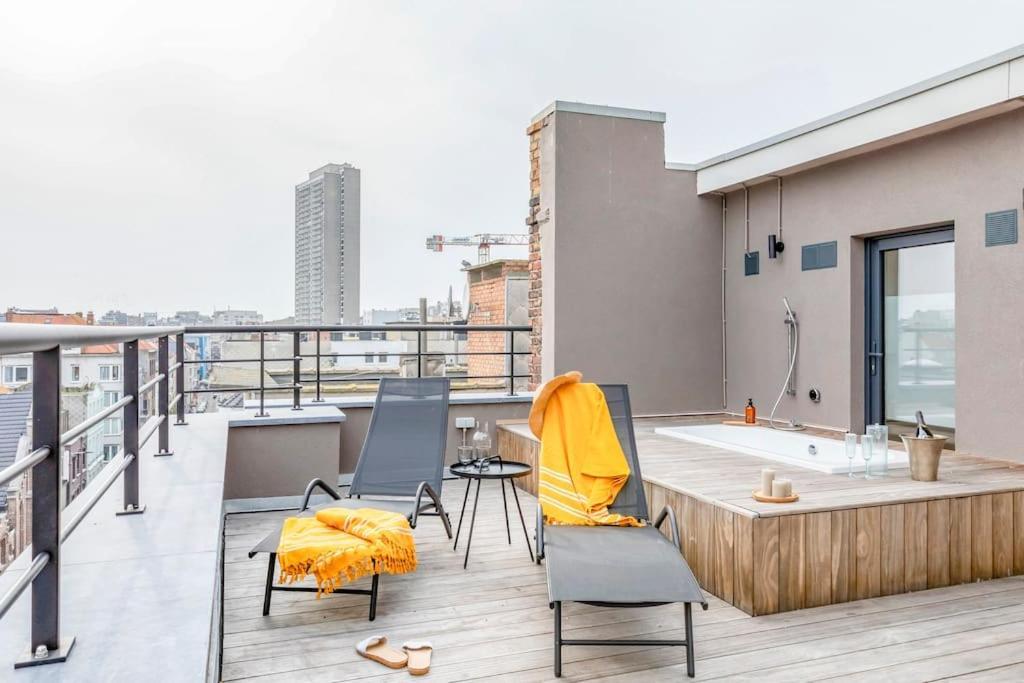 Love Nest - Your Cosy Penthouse Oostende Exteriör bild