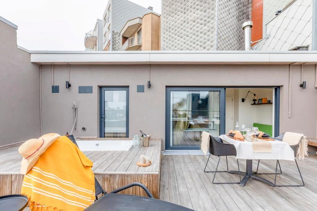 Love Nest - Your Cosy Penthouse Oostende Exteriör bild