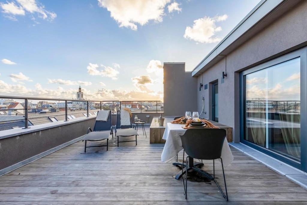 Love Nest - Your Cosy Penthouse Oostende Exteriör bild
