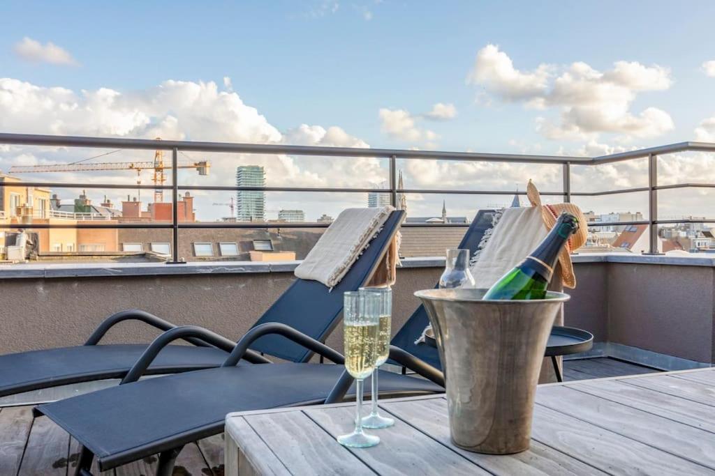 Love Nest - Your Cosy Penthouse Oostende Exteriör bild