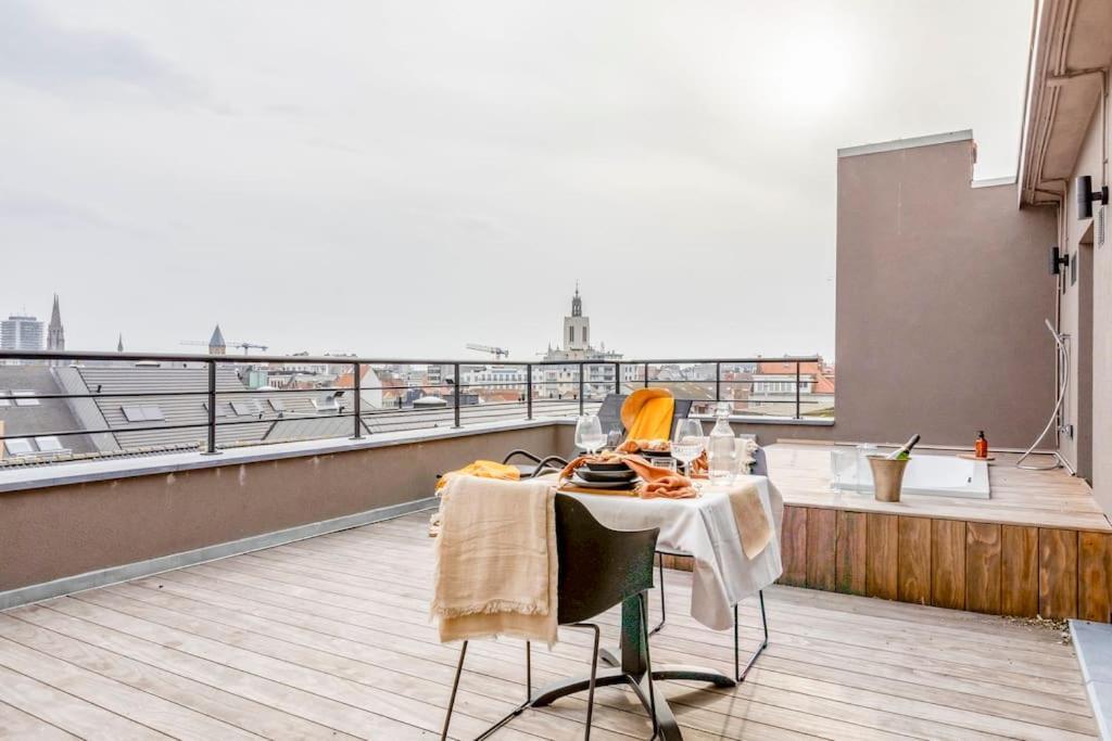 Love Nest - Your Cosy Penthouse Oostende Exteriör bild